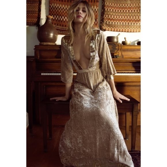 Anthropologie Dresses & Skirts - Anthropologie RAGA Romantic Visions Velvet Dress